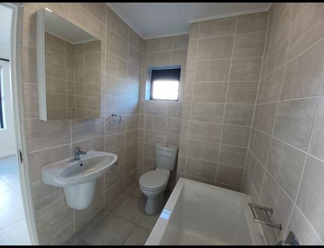 2 BEDROOM PROPERTY TO RENT IN GREENBAY ECO ESTATE